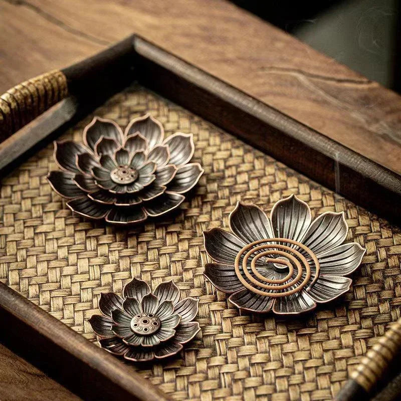 Support à Encens Lotus Perforé – Plateau Zen pour Bâtons & Bois de Santal